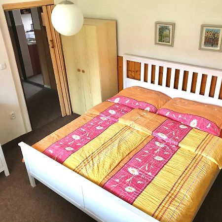 Apartman Na Kopecku Модрава Екстер'єр фото