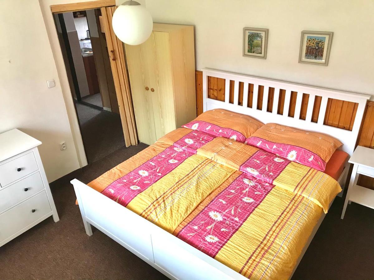 Apartman Na Kopecku Модрава Екстер'єр фото