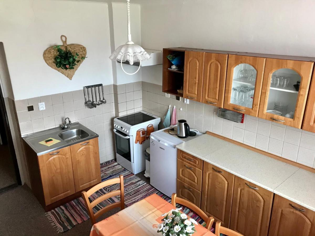 Apartman Na Kopecku Модрава Екстер'єр фото